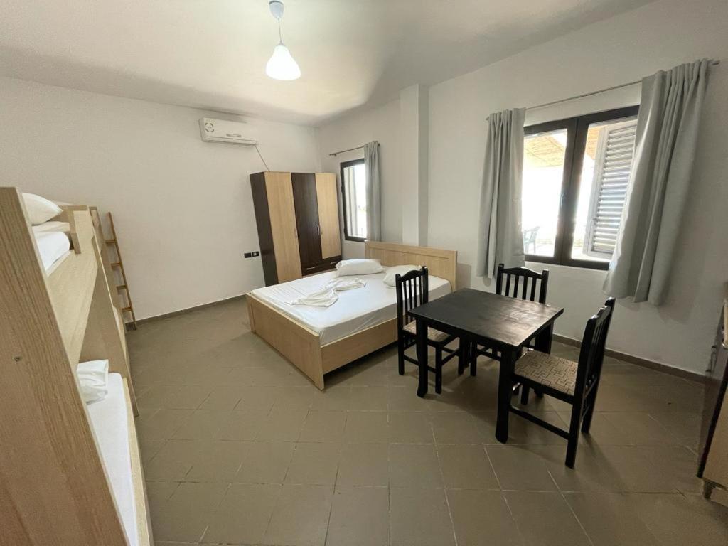 Ferienwohnung Karaburun Sunset Beach Orikum Exterior foto